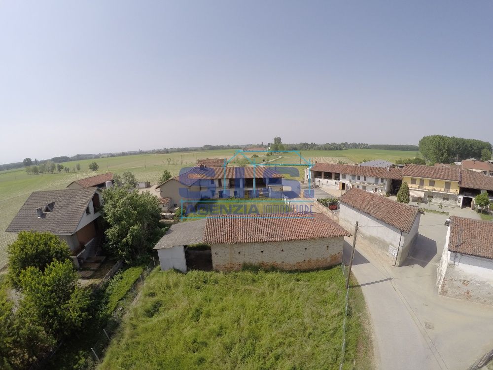 MORETTA (Cn) - Rustico da ristrutturare