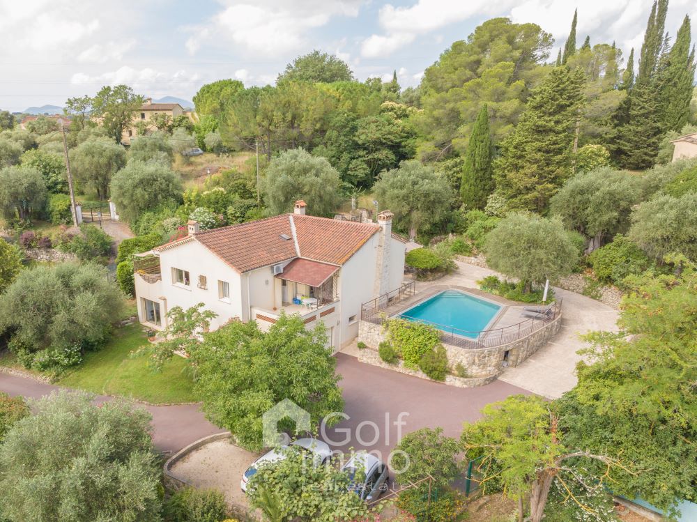 MOUGINS (F) - Villa con piscina e giardino